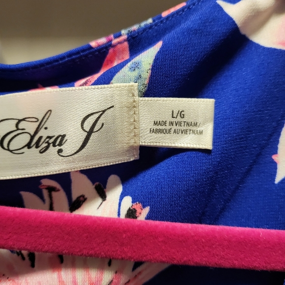 Wrap Dress - Picture 2 of 3